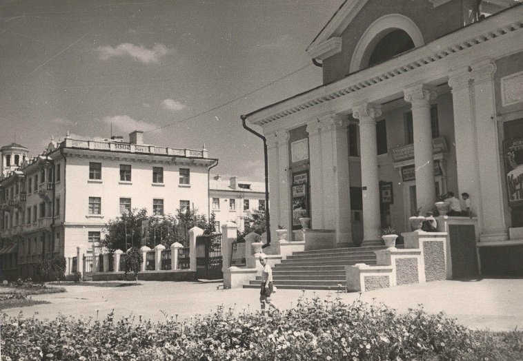 Кинотеатр имени Октябрьской революции